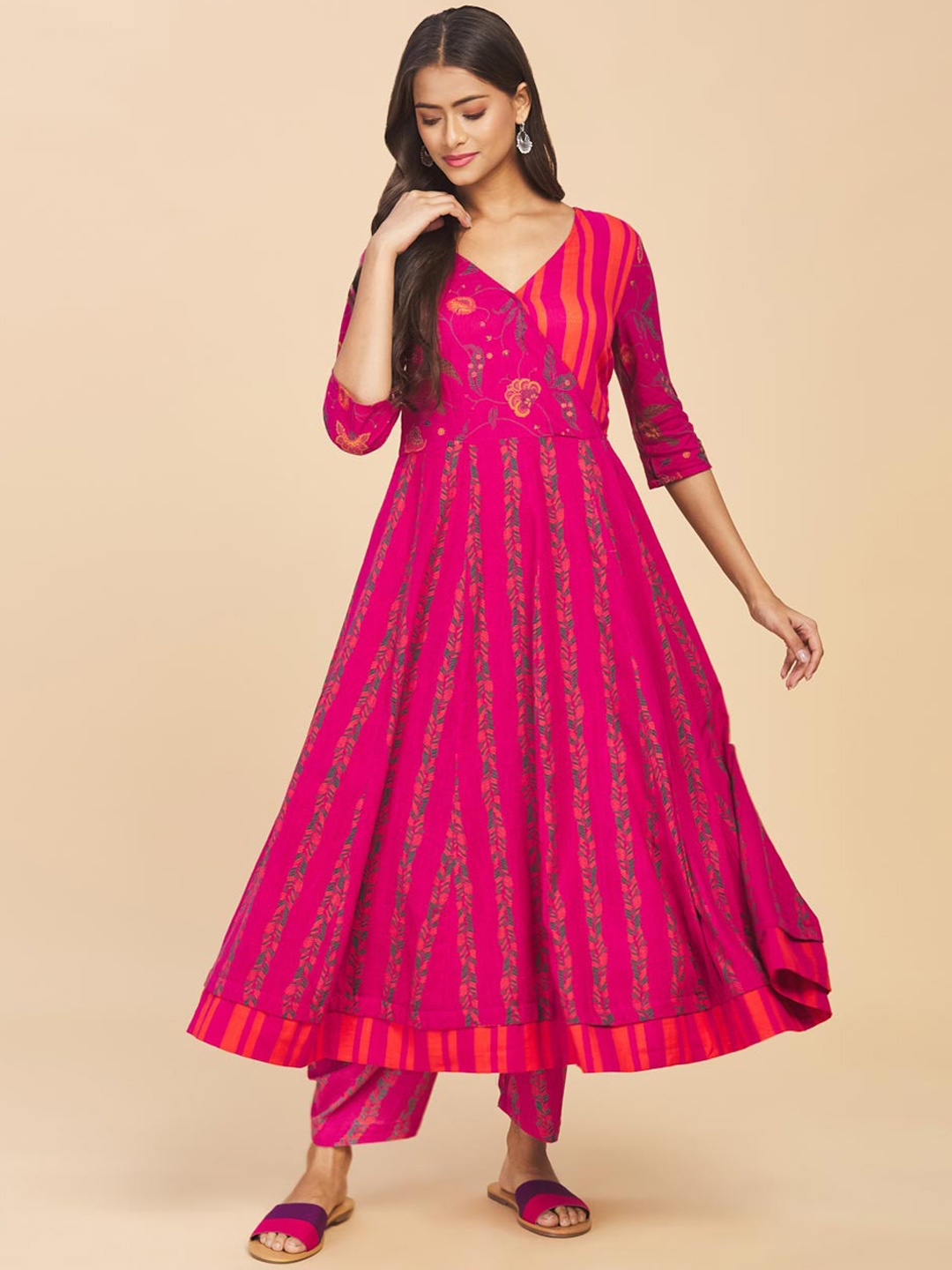 

Fabindia Floral Printed V-Neck Anarkali Pure Cotton Kurta, Magenta