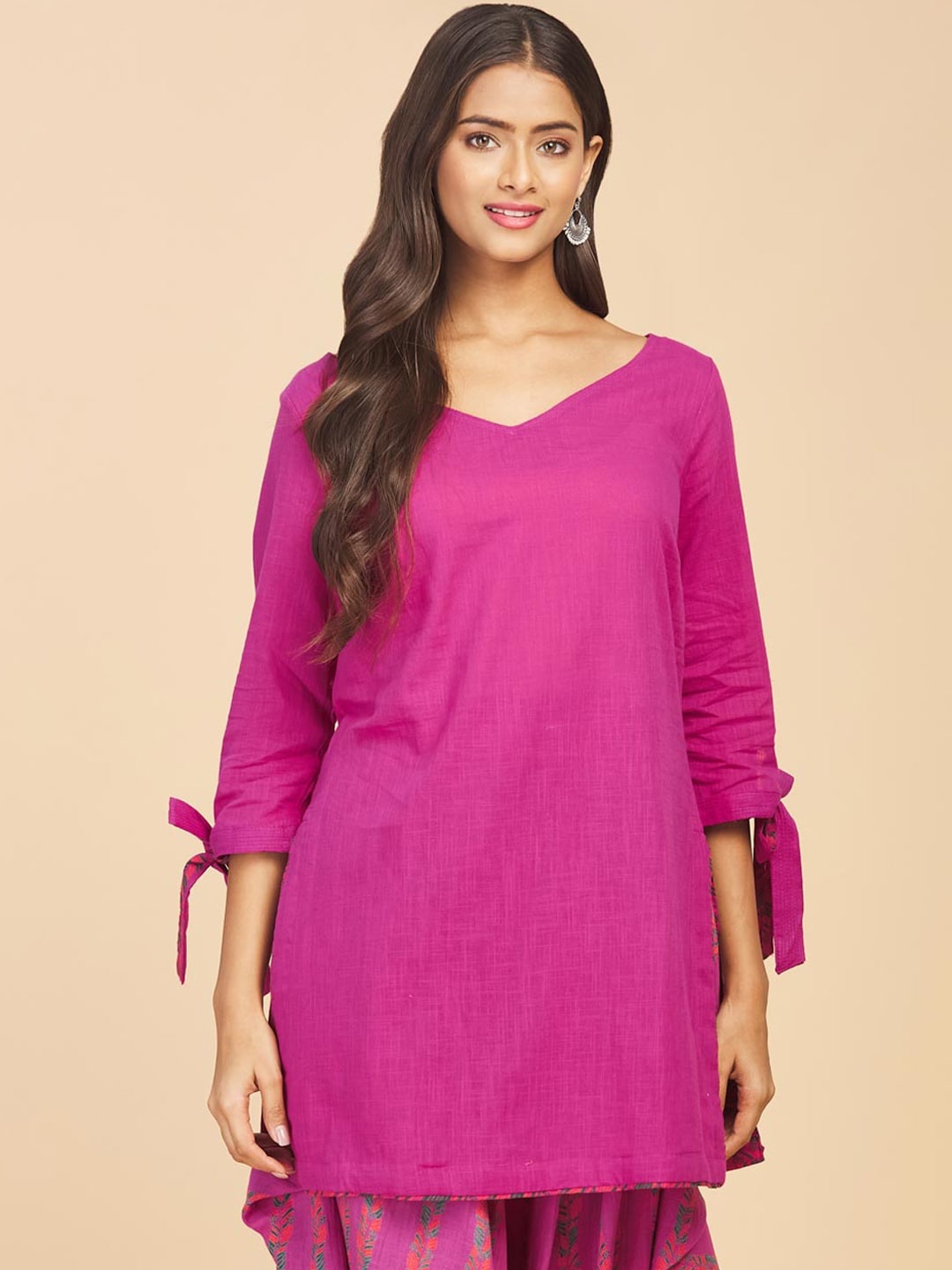 

Fabindia Women Magenta V-Neck Pure Cotton Kurti