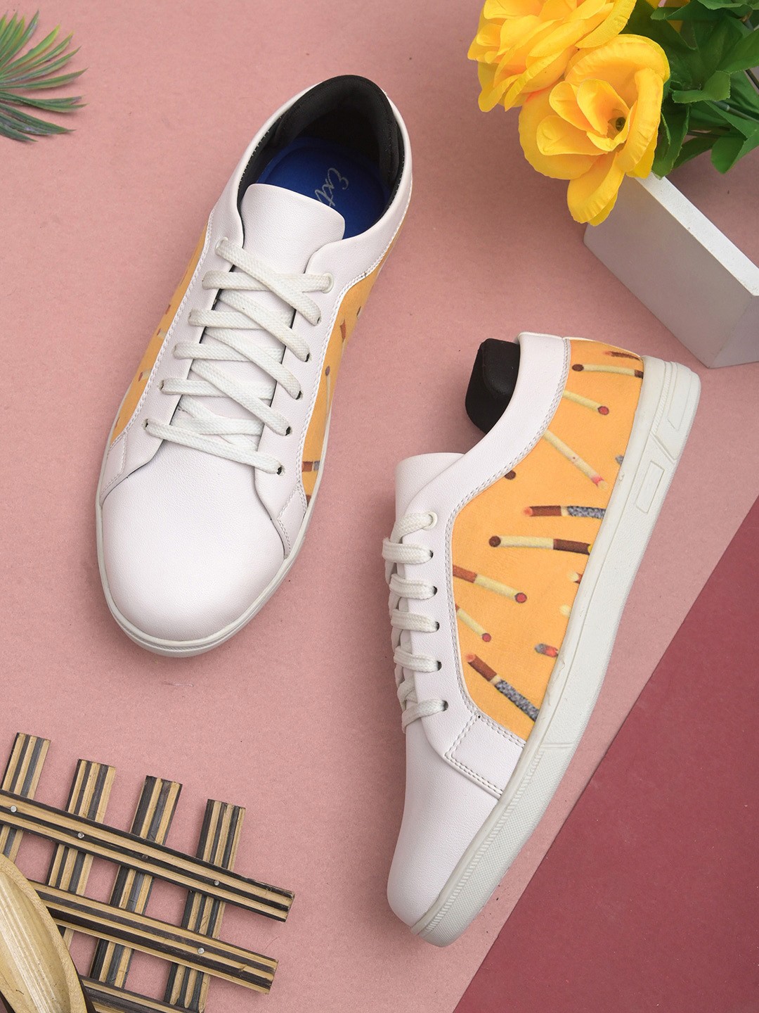 

EXTRIMOS Men Printed Suede Sneakers, White