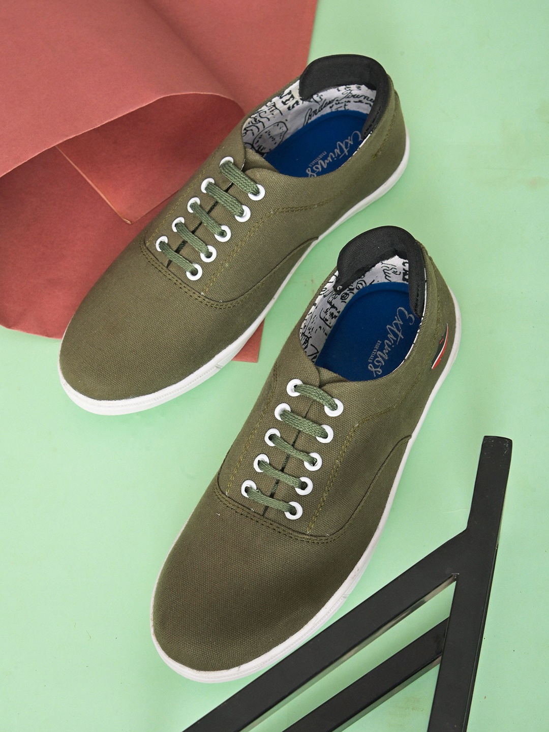 

EXTRIMOS Men Solid Sneakers, Olive