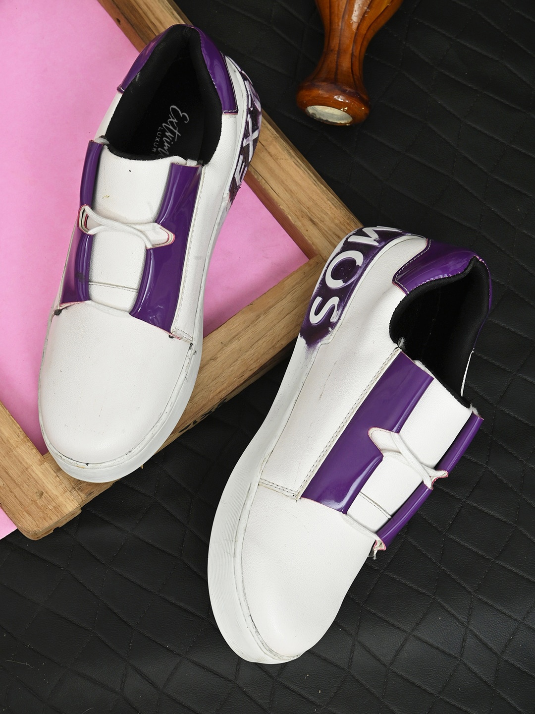 

EXTRIMOS Women Colourblocked Lightweight Slip-On Sneakers, White