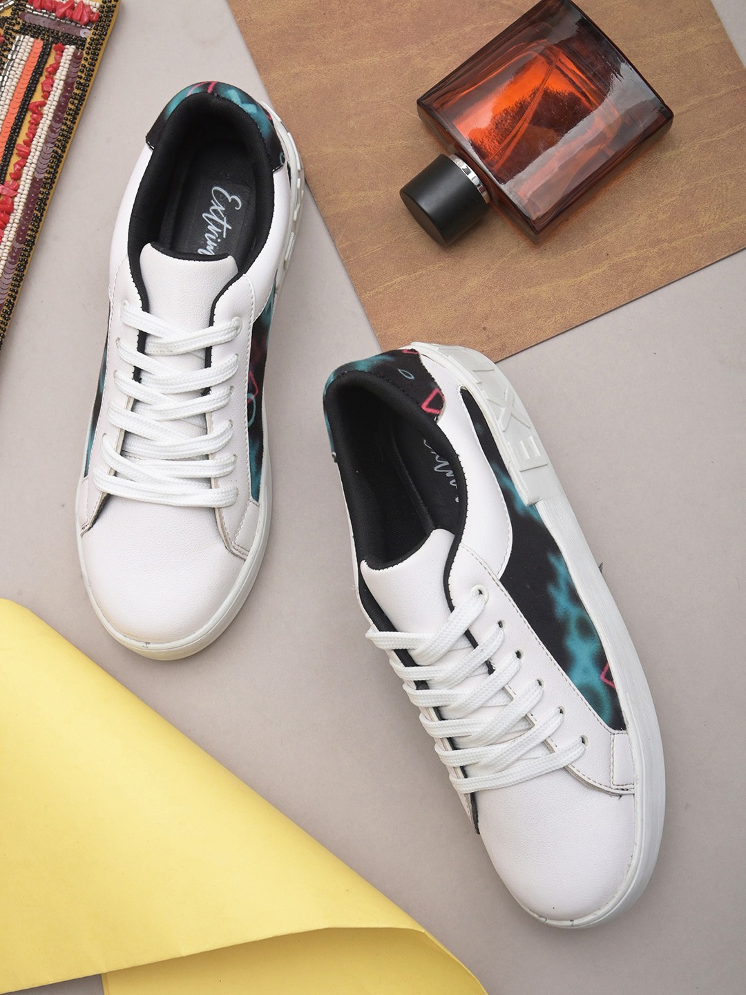

EXTRIMOS Women Colourblocked Suede Sneakers, White