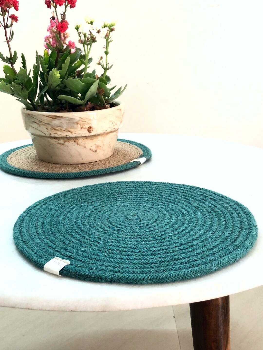 

JASMEY HOMES Teal Set Of 4 Round-Shaped Cotton Table Placemats