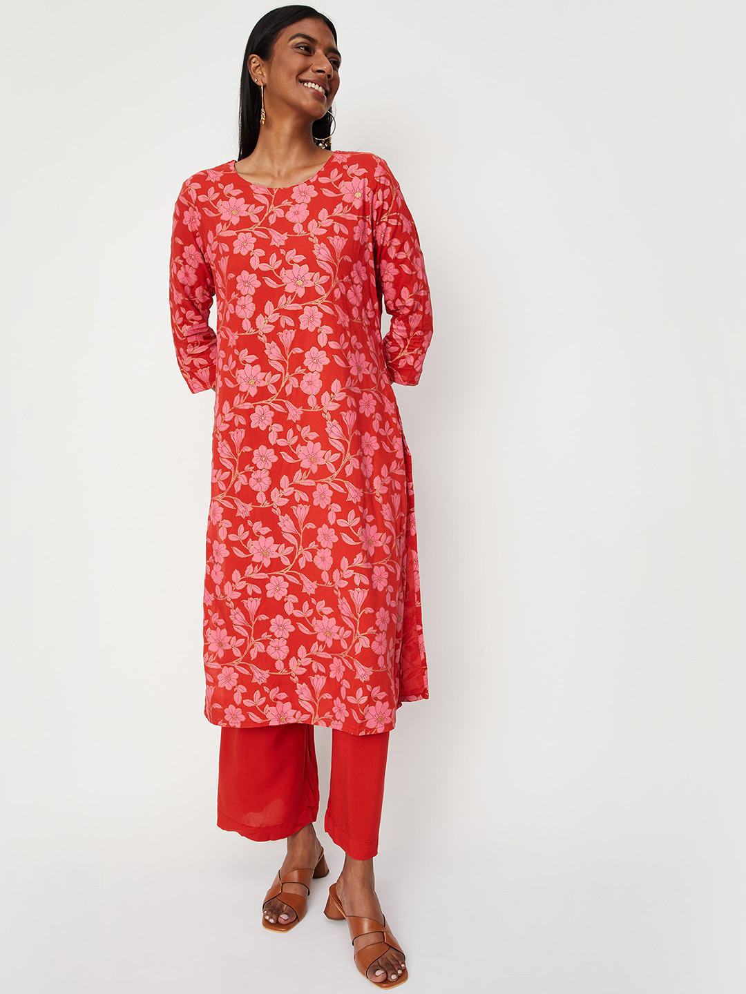 

max Floral Printed Kurta with Palazzos, Red