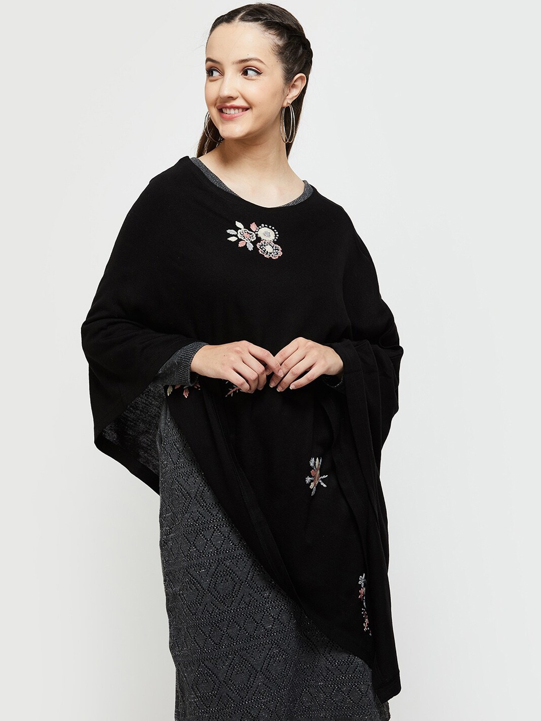 

max Women Black Floral Acrylic Poncho