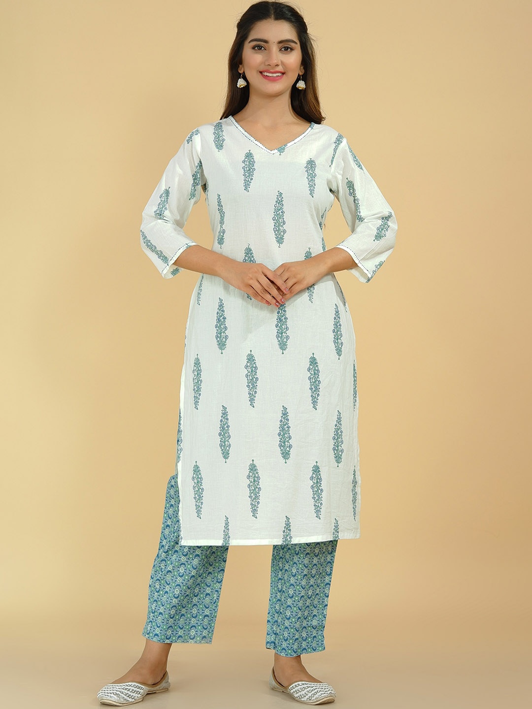 

Tetalee Women White Floral Printed Sequinned Pure Cotton Kurta with Trousers & With Dupatta