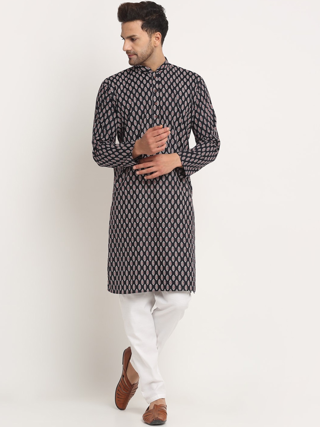

KRAFT INDIA Men Printed Monochrome Kurta, Black