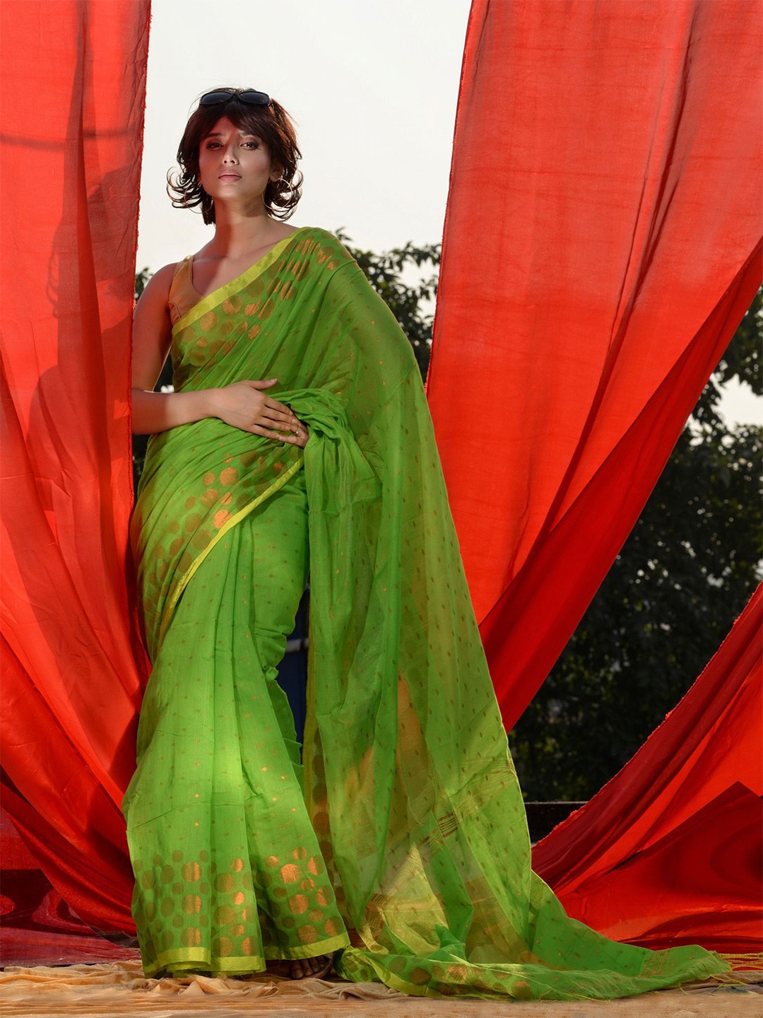 

Charukriti Woven Design Zari Saree, Green
