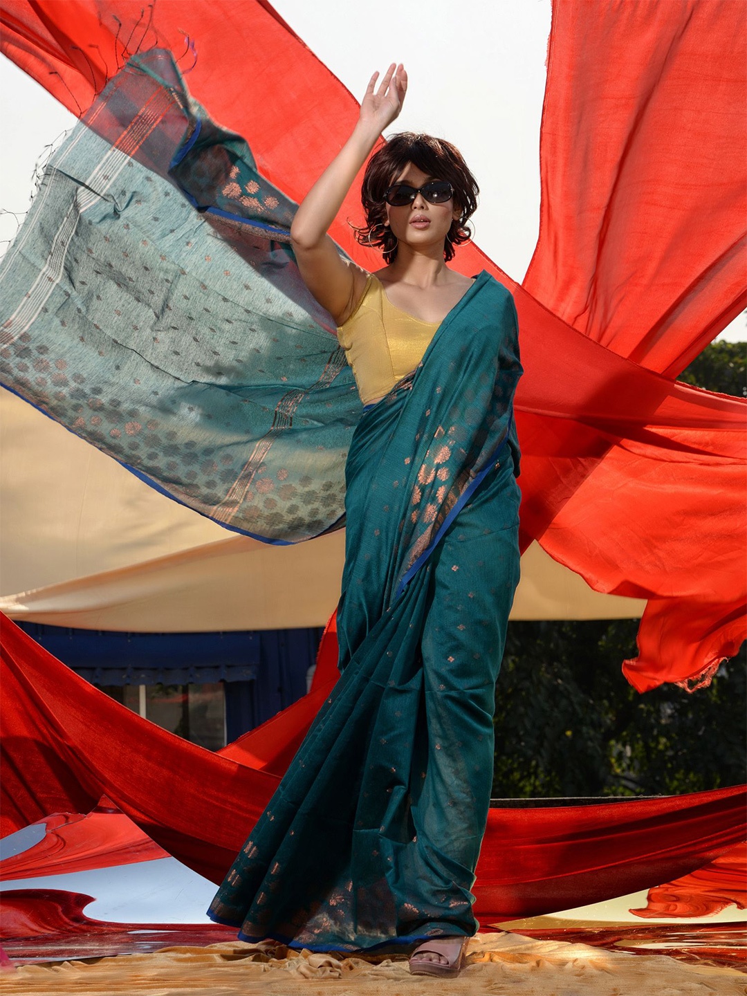

Charukriti Woven Design Saree, Teal