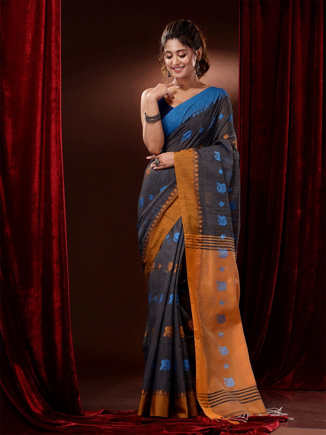 

Charukriti Ethnic Motifs Pure Cotton Saree, Black