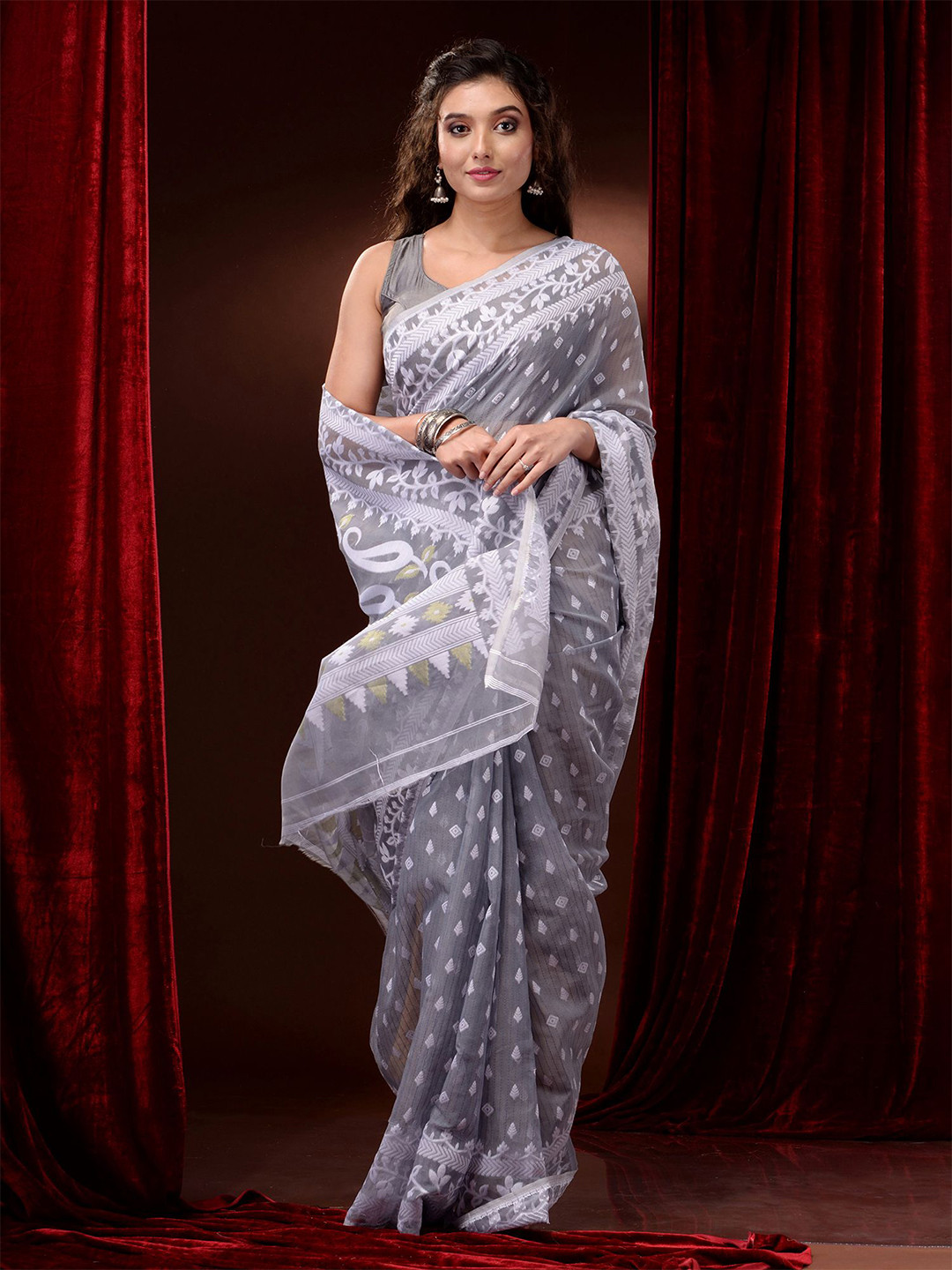 

Charukriti Woven Design Zari Silk Cotton Jamdani Saree, Grey