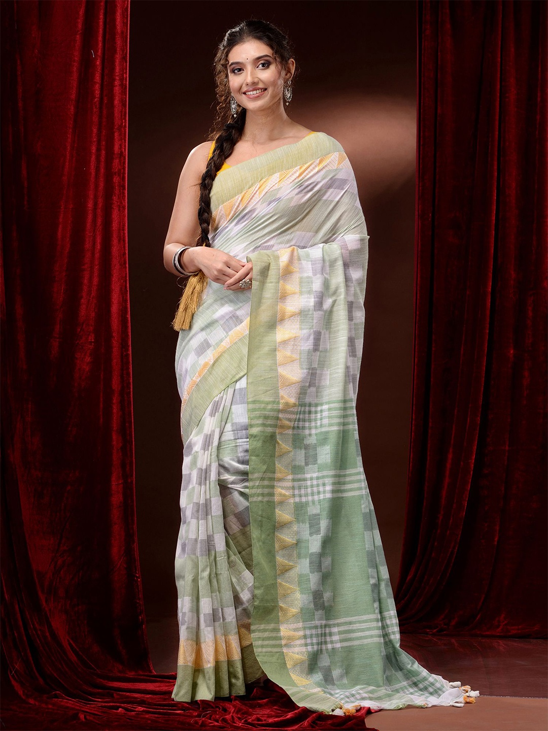 

Charukriti Checked Zari Pure Cotton Saree, White