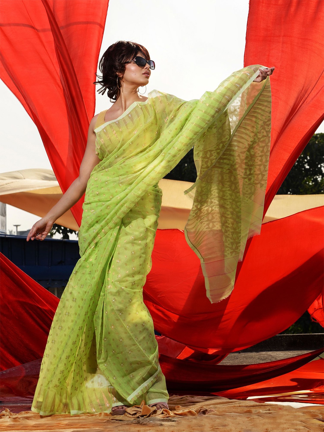 

Charukriti Ethnic Motifs Zari Silk Cotton Jamdani Saree, Green
