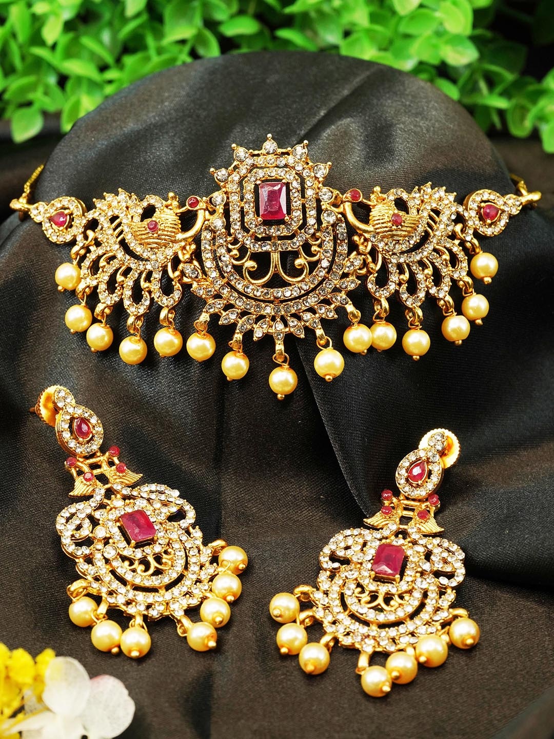 

GRIIHAM Elegant Gold-Plated AD Stone-Studded & Pearl Beaded Short Choker Jewellery Set