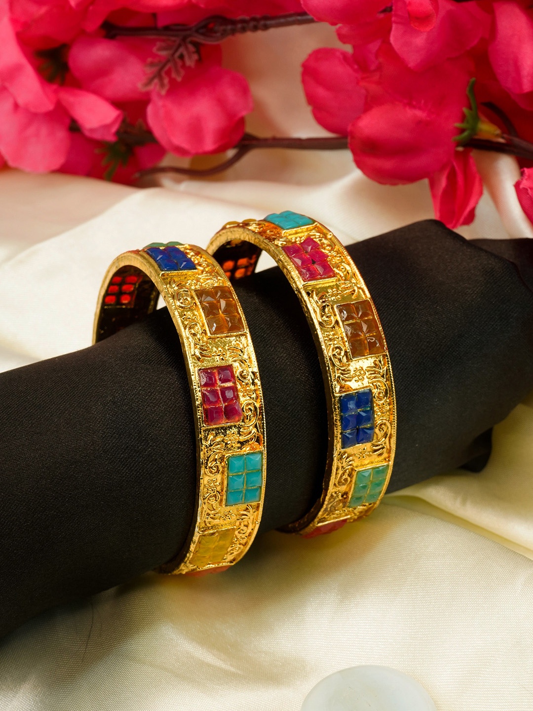 

GRIIHAM Set Of 2 Gold-Plated Artificial Stones-Studded Bangles