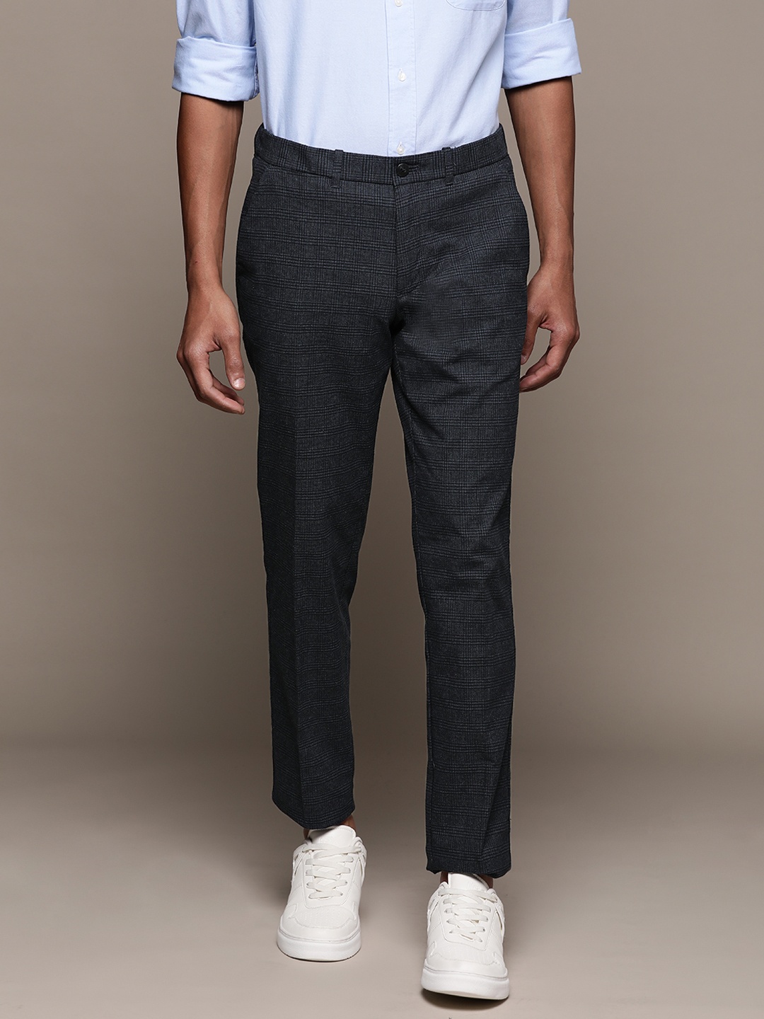 

MANGO MAN Men Checked Slim Fit Chinos Trousers, Navy blue