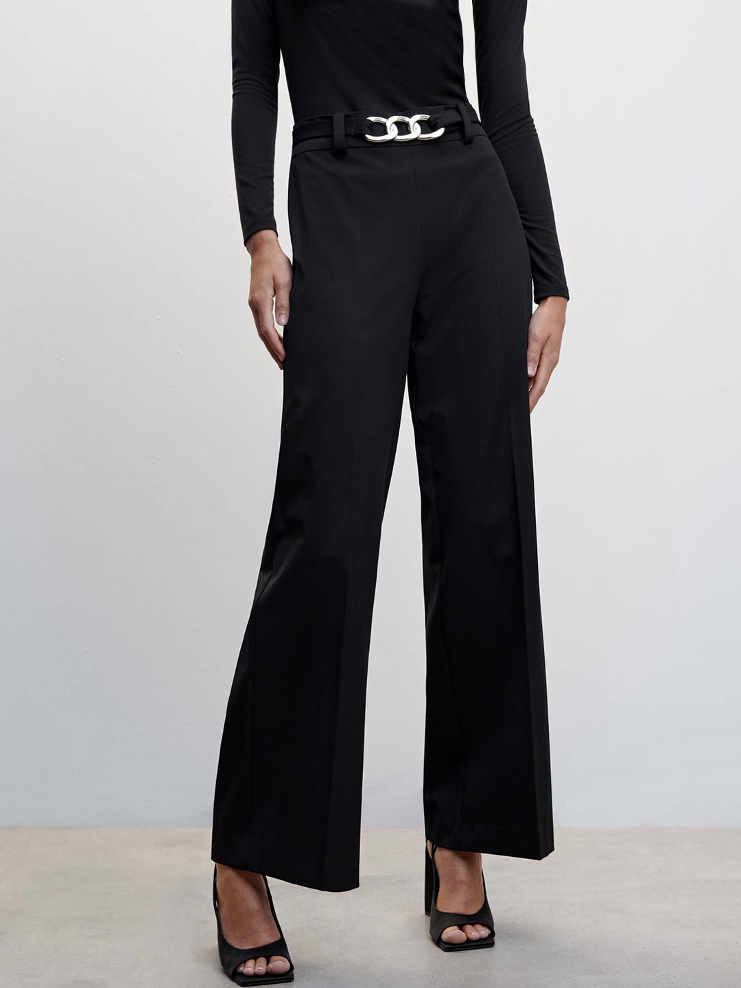 

MANGO Women Wide Leg Fit RegularTrousers, Black
