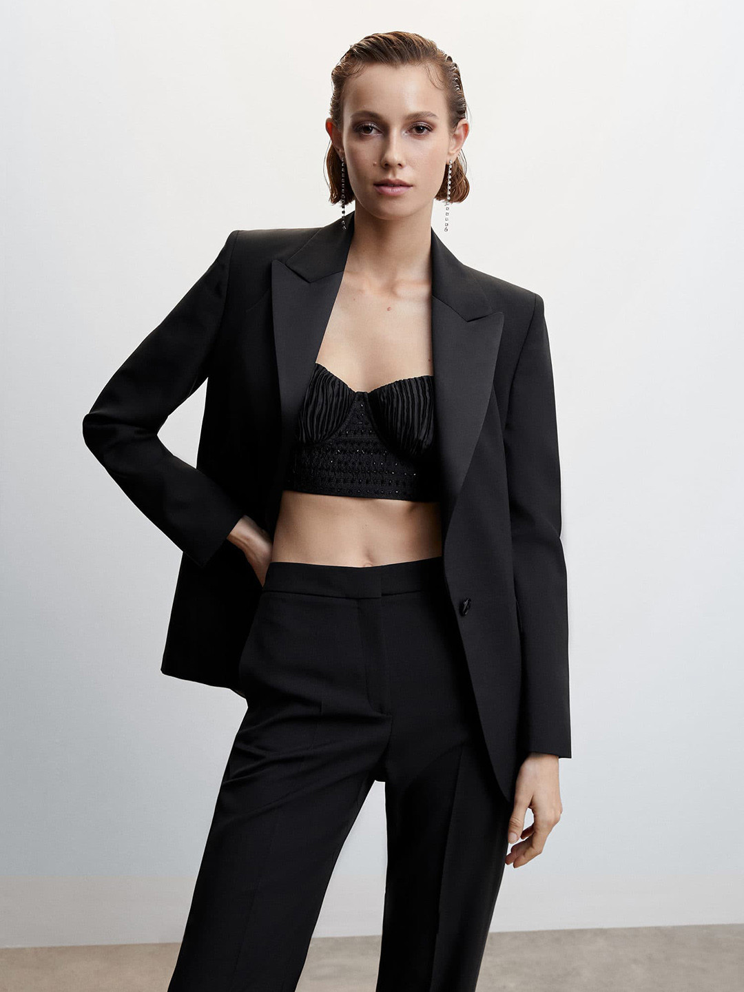 

MANGO Shoulder Padded Single-Breasted Blazer, Black