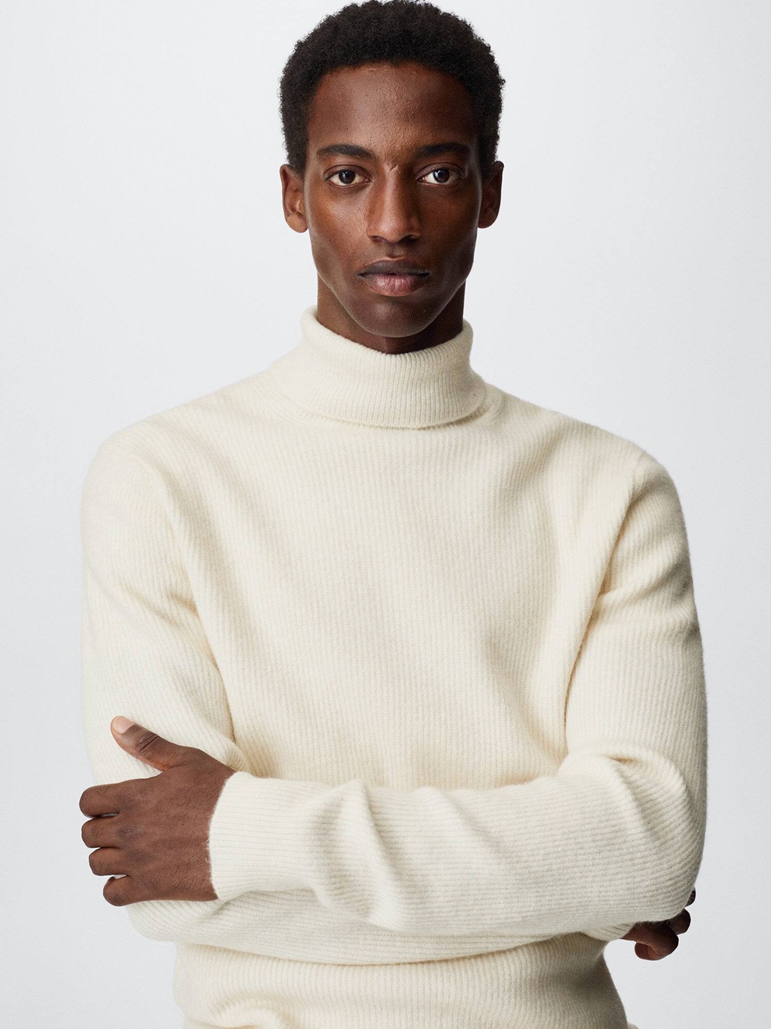 

MANGO MAN Solid Turtle Neck Pullover, Off white