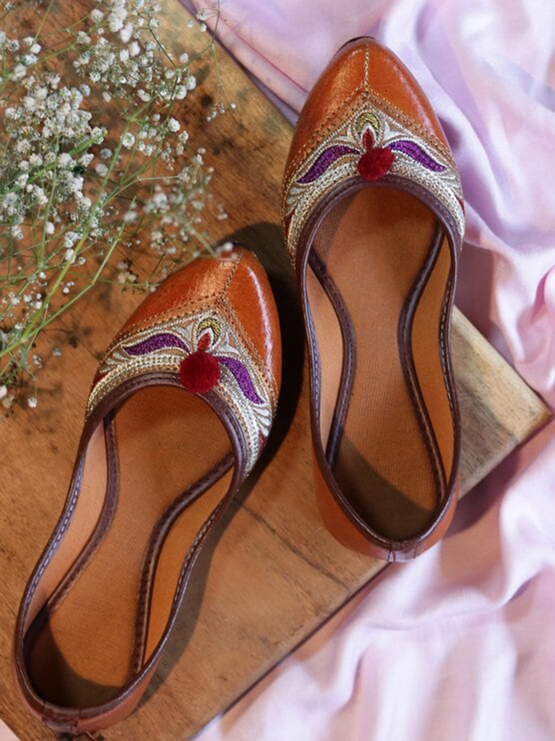 

GLAM STORY Women Woven Design Mojaris, Brown