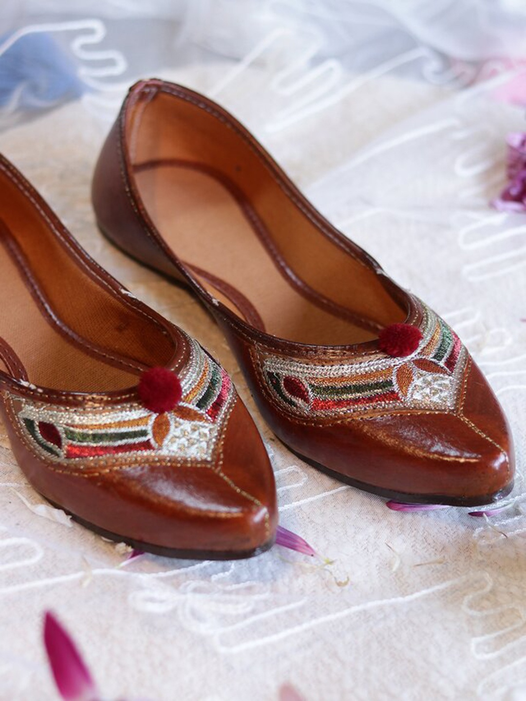 

GLAM STORY Women Embroidered Ethnic Mojaris, Brown
