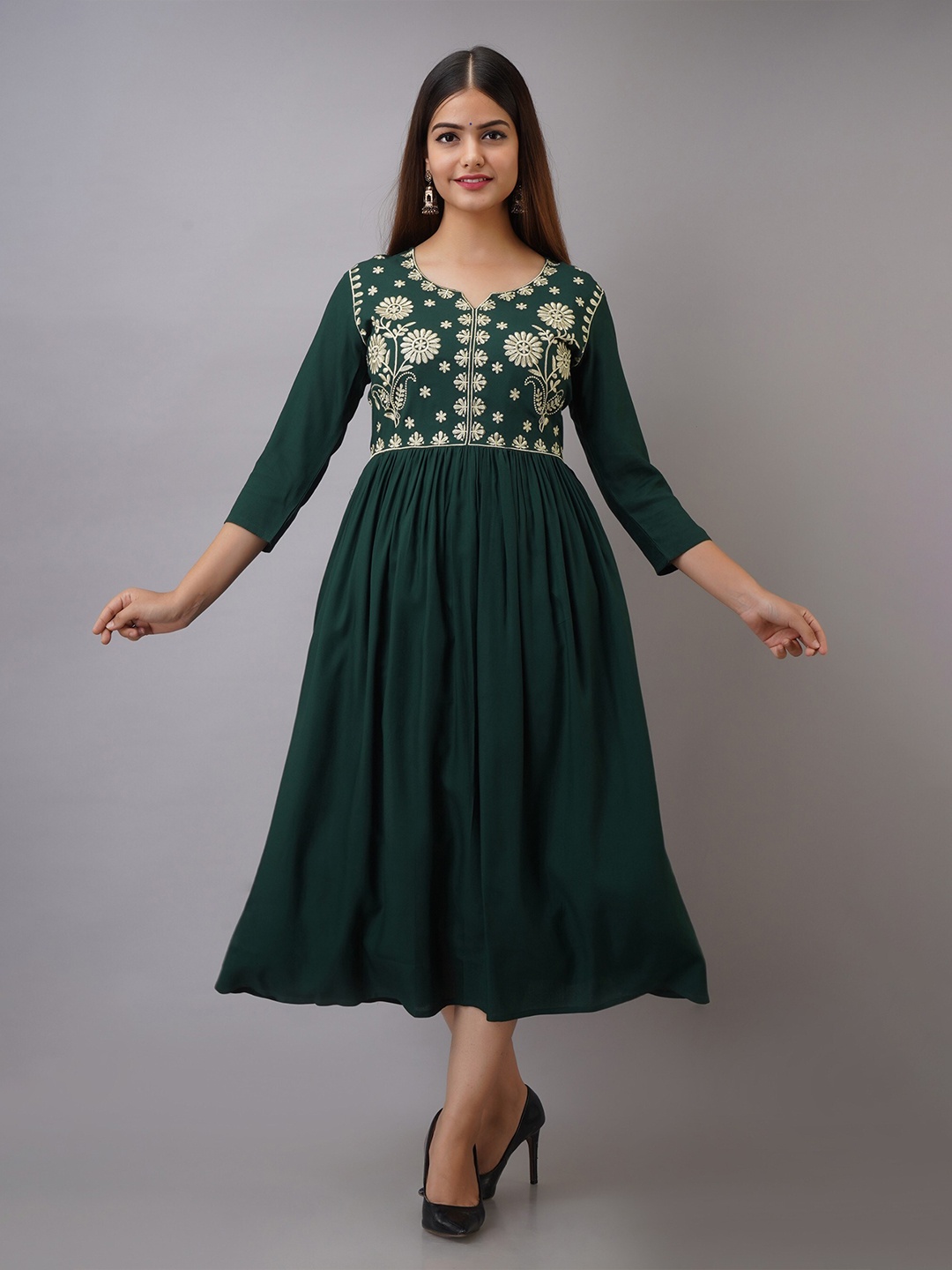 

Women Touch Floral Embroidered Midi Dress, Green
