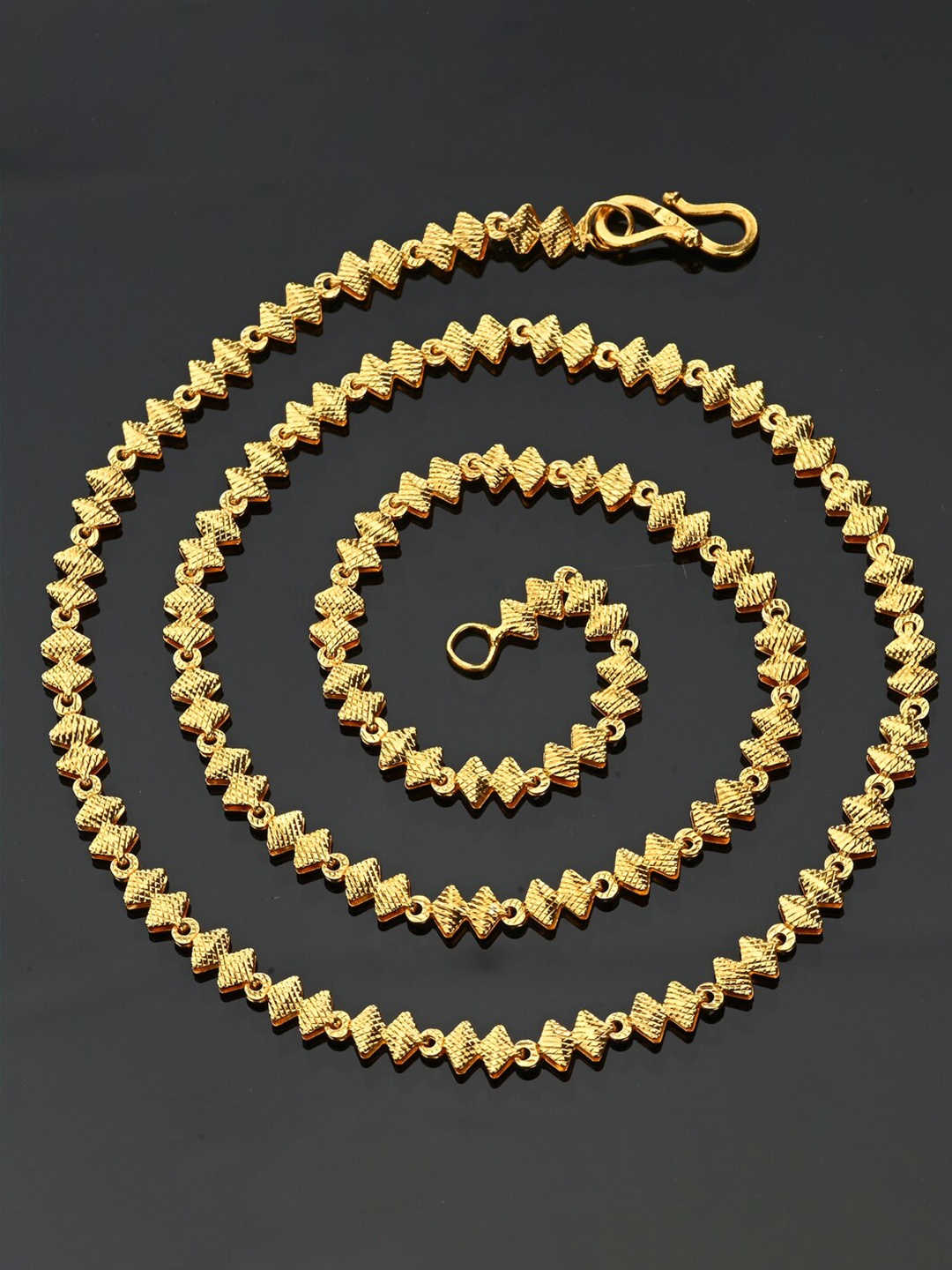 

AanyaCentric Brass Gold-Plated Handcrafted Chain