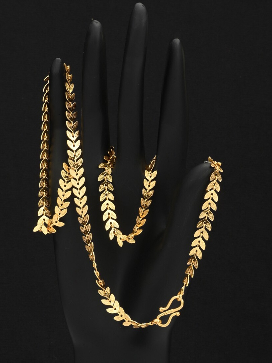 

AanyaCentric Handcrafted Chain, Gold