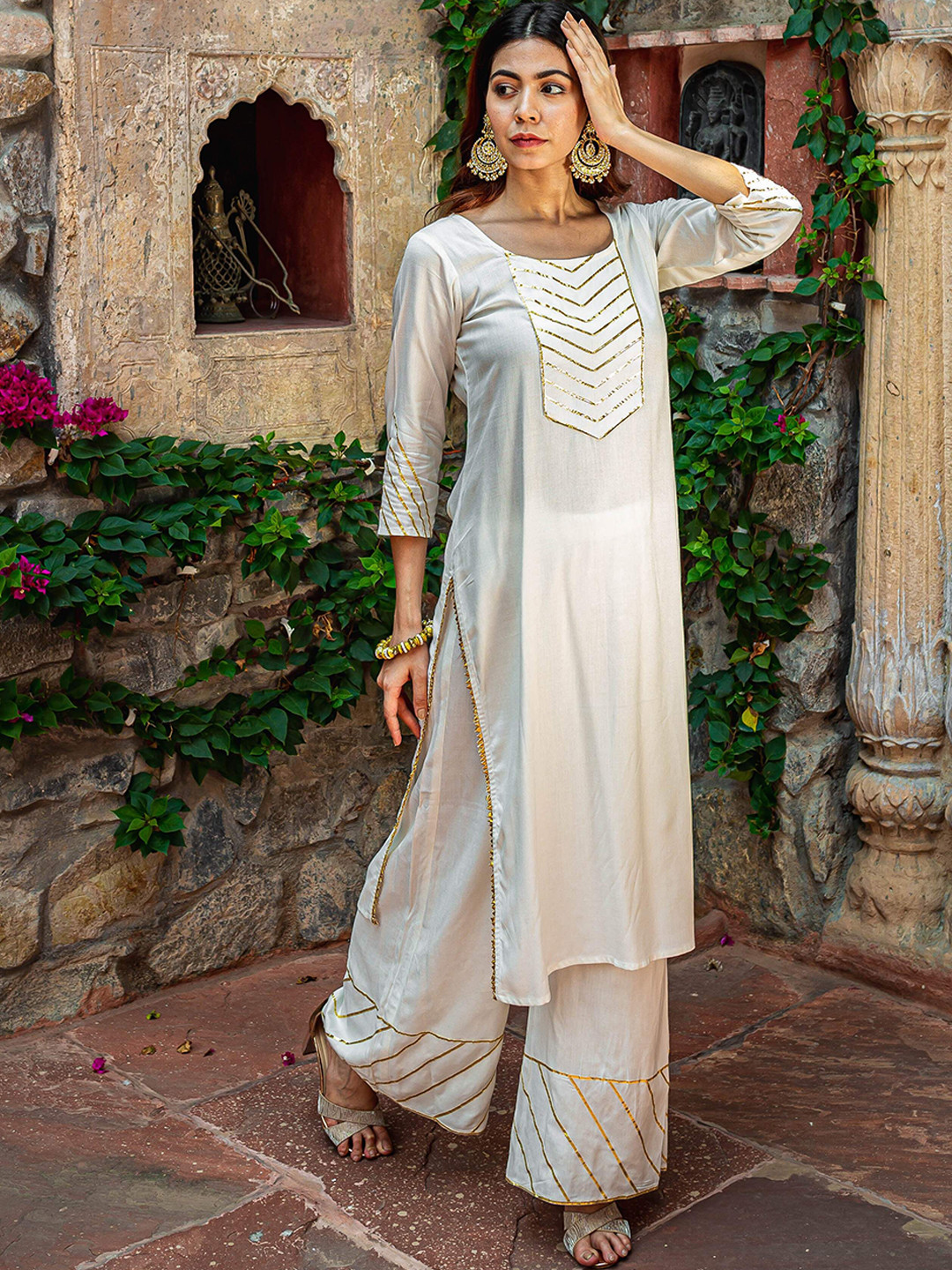 

EMPRESS PITARA Kurta with Palazzos, White