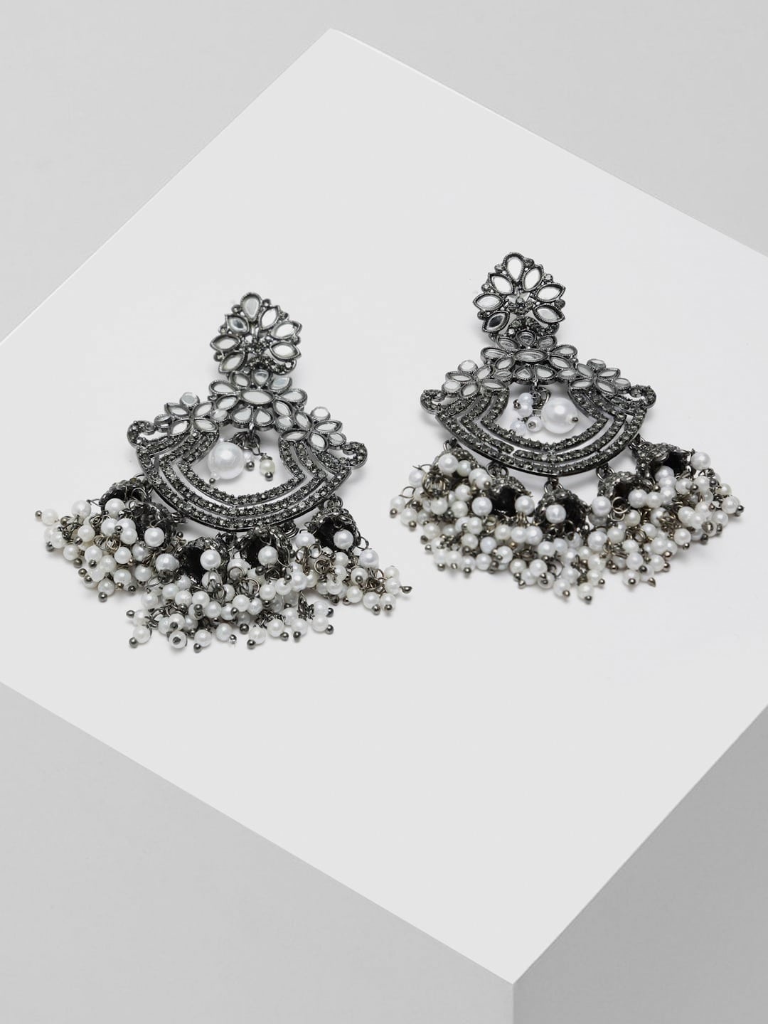 

AVANT-GARDE PARIS Floral Chandbalis Earrings, Black