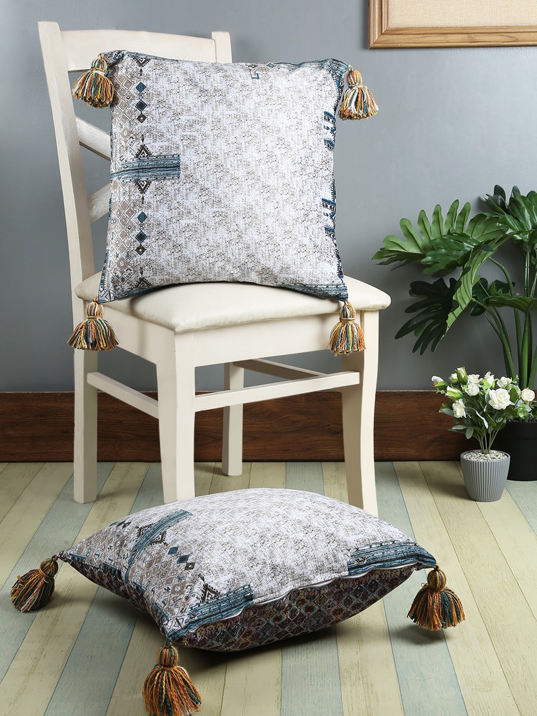 

eyda Blue & Brown Set of 2 Ethnic Motifs Reversible Velvet Square Cushion Covers