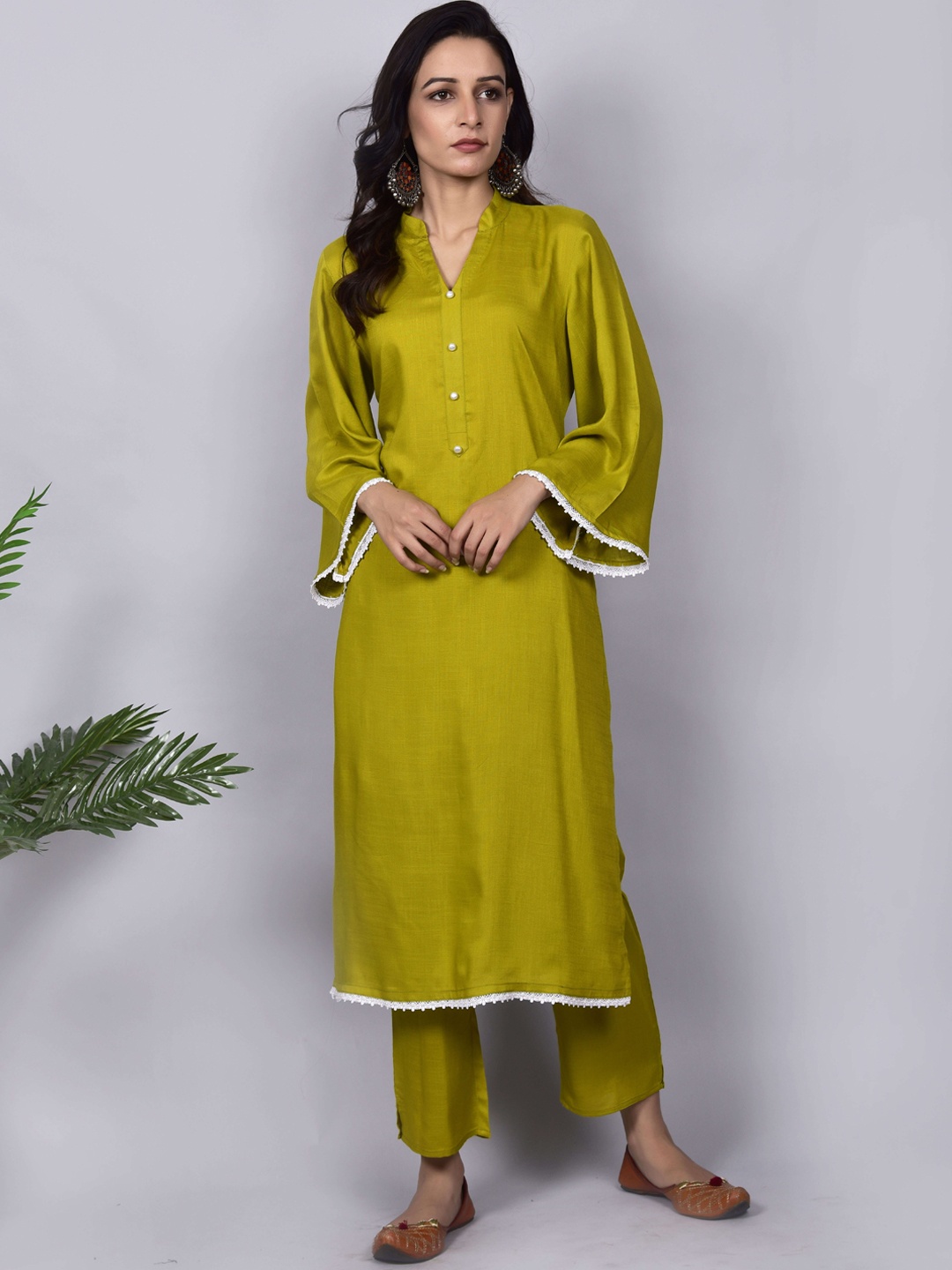 

EMPRESS PITARA Pure Cotton Kurta with Trousers, Lime green