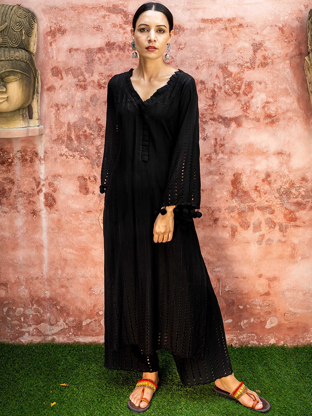 

EMPRESS PITARA Self Design Straight Kurta with Palazzos, Black