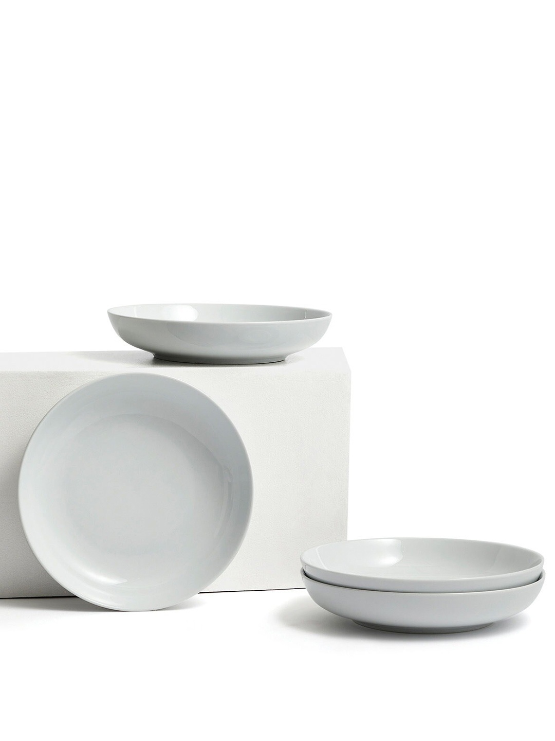 

Marks & Spencer Set of 4 Pieces Porcelain Glossy Plates, White