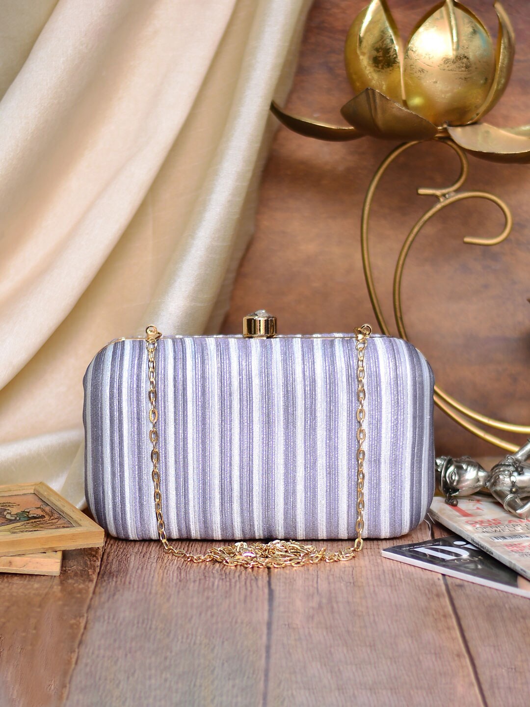 

ARTKLIM Grey & White Embroidered Box Clutch