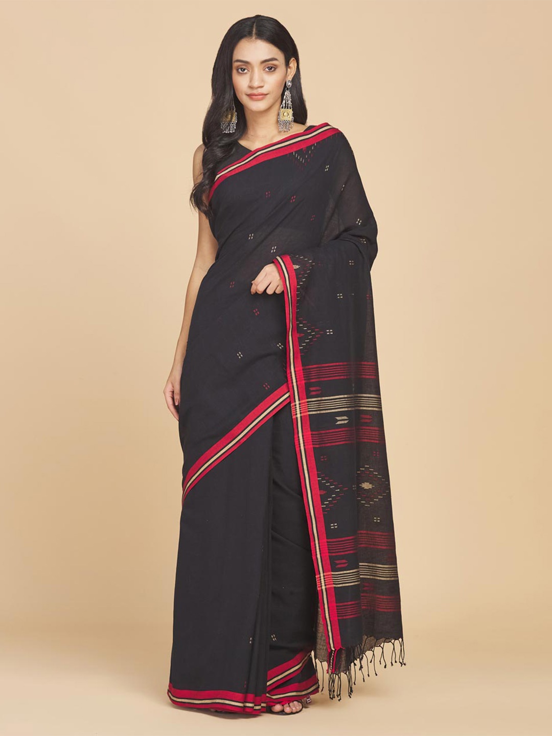 

Fabindia Woven Design Pure Cotton Jamdani Saree, Black