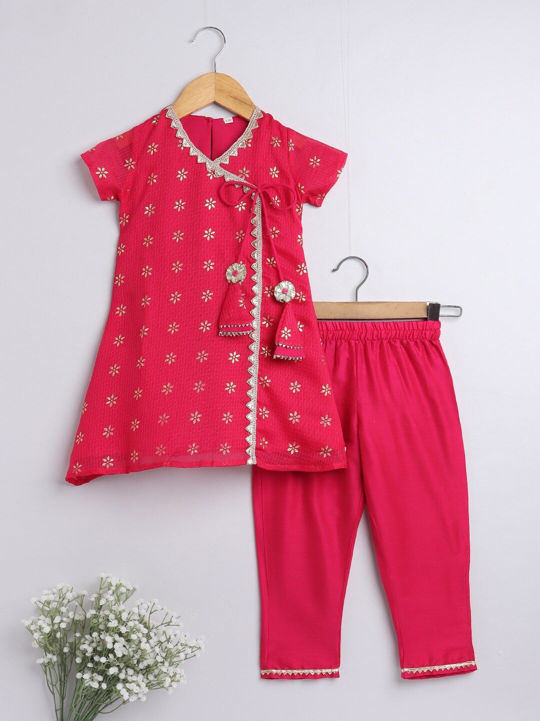 

The Magic Wand Girls Fuchsia Ethnic Motifs Kurta with Trousers