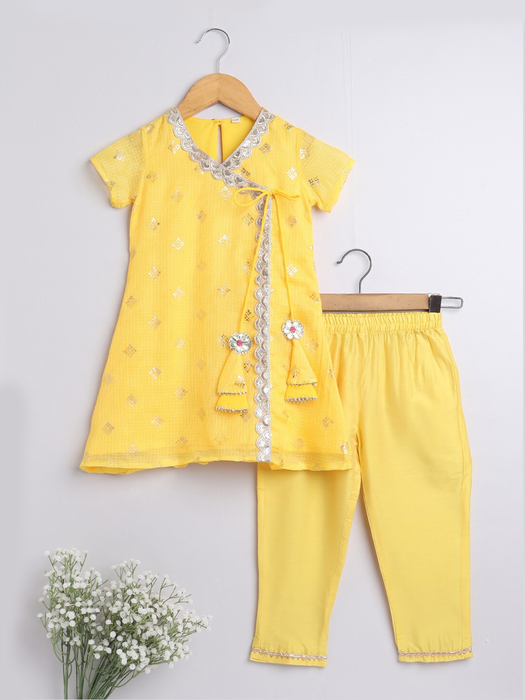 

The Magic Wand Girls Ethnic Motifs Kurta with Trousers, Yellow