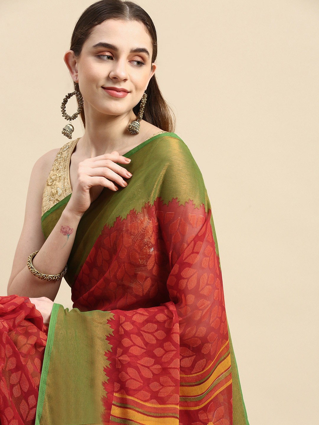 

Winza Designer Woven Design Ethnic Motifs Zari Brasso Banarasi Saree, Red