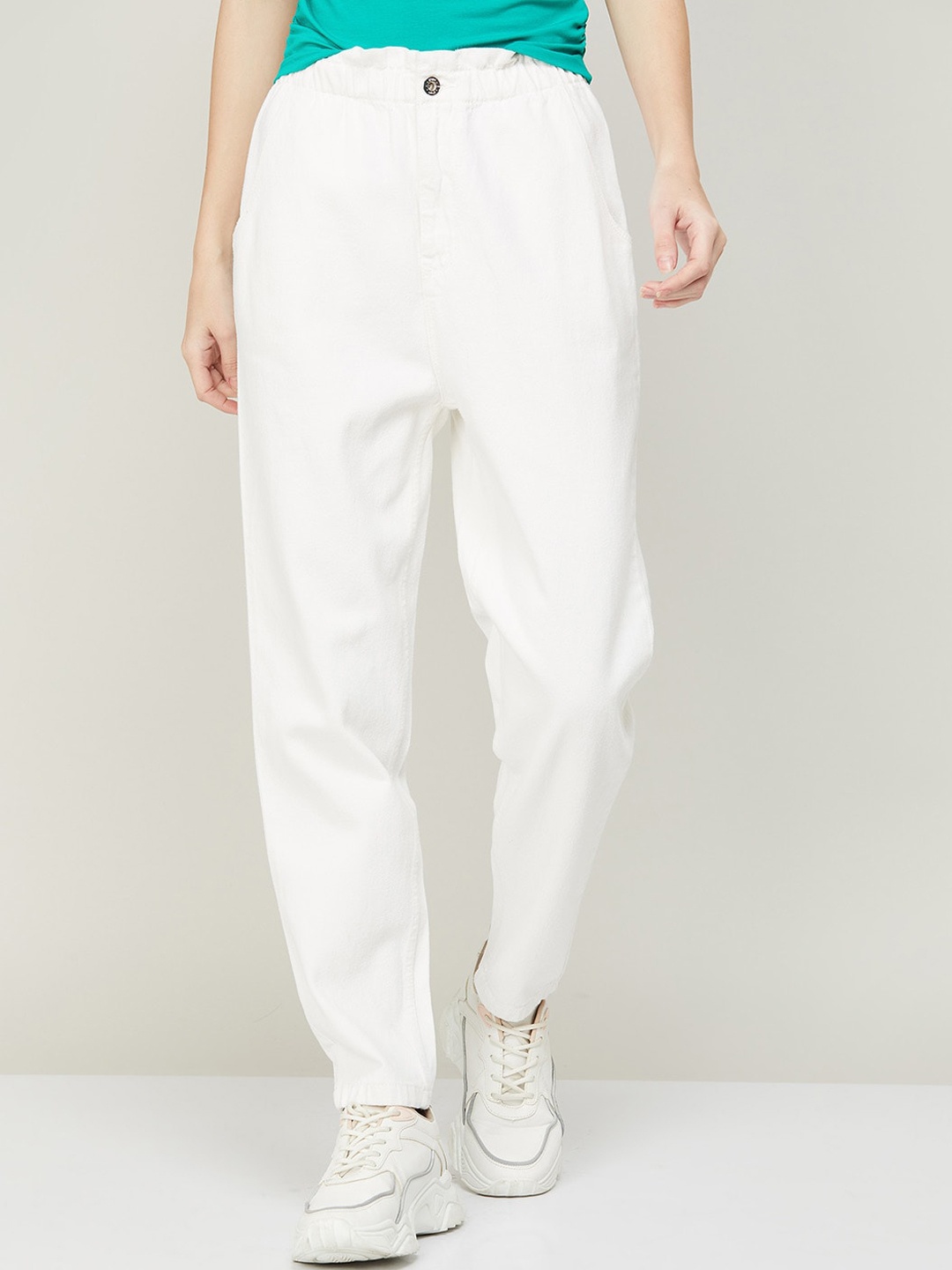 

Ginger by Lifestyle Women White Relaxed Fit Stretchable Jeans