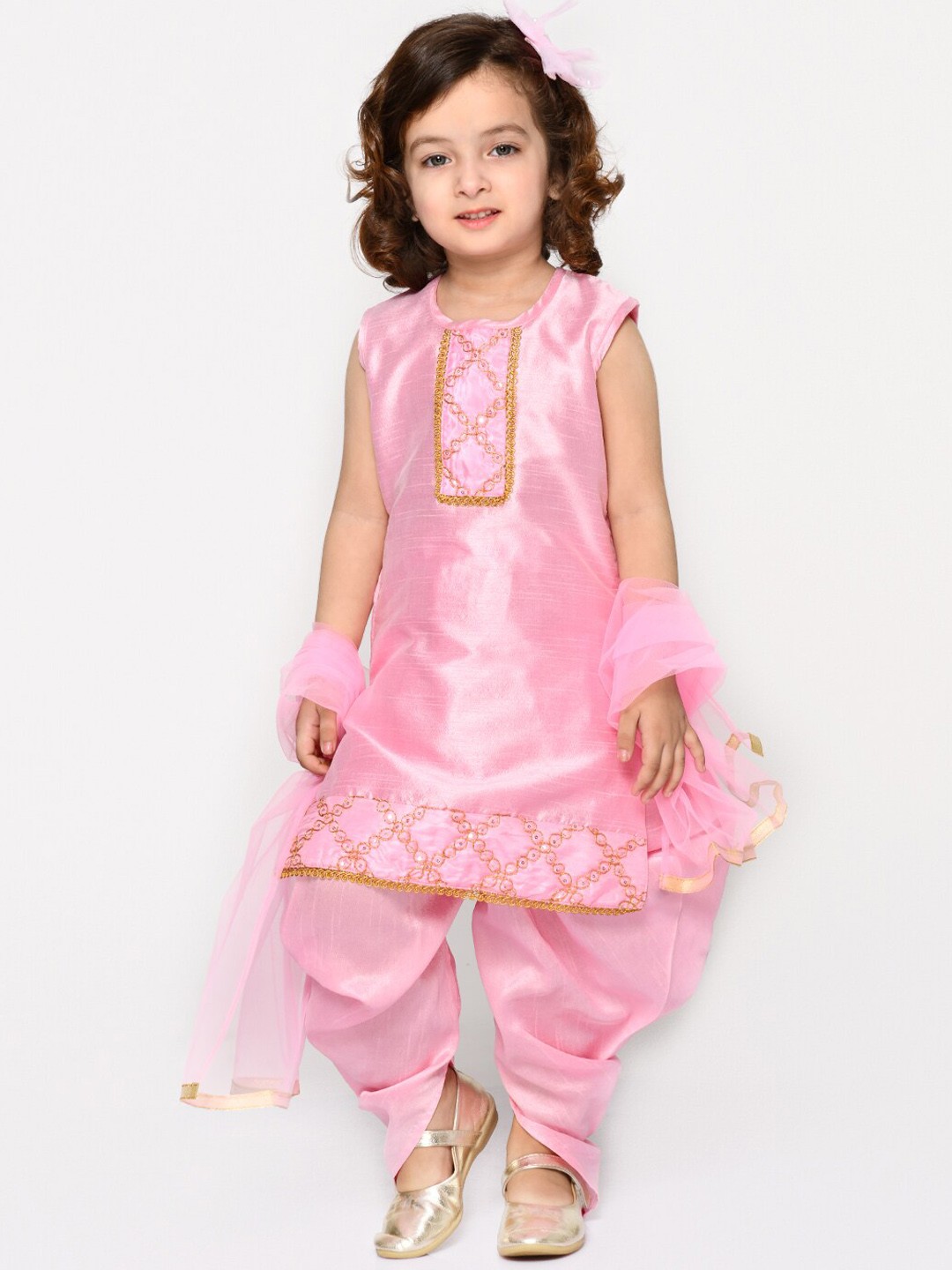 

SAKA DESIGNS Girls Ethnic Motifs Embroidered Kurta with Dhoti Pants & Dupatta, Pink