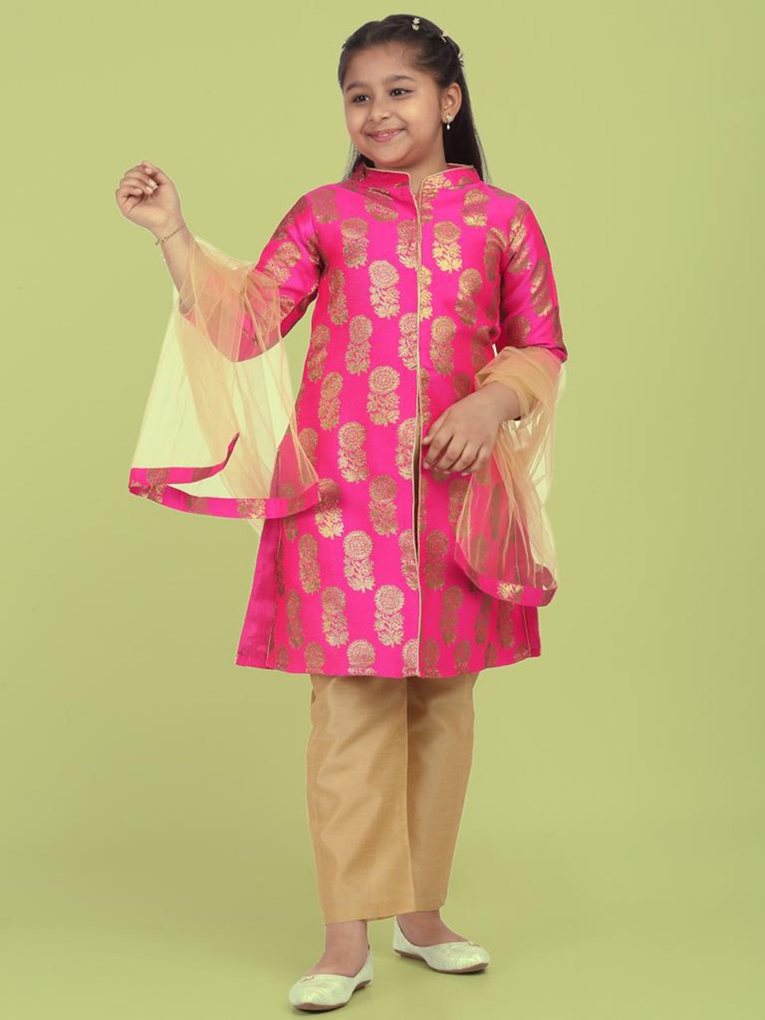 

SAKA DESIGNS Girls Ethnic Motifs Kurta With Trousers & Dupatta, Fuchsia