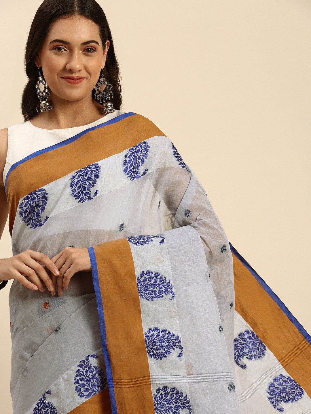 

DESH BIDESH Woven Design Pure Cotton Taant Saree, Grey