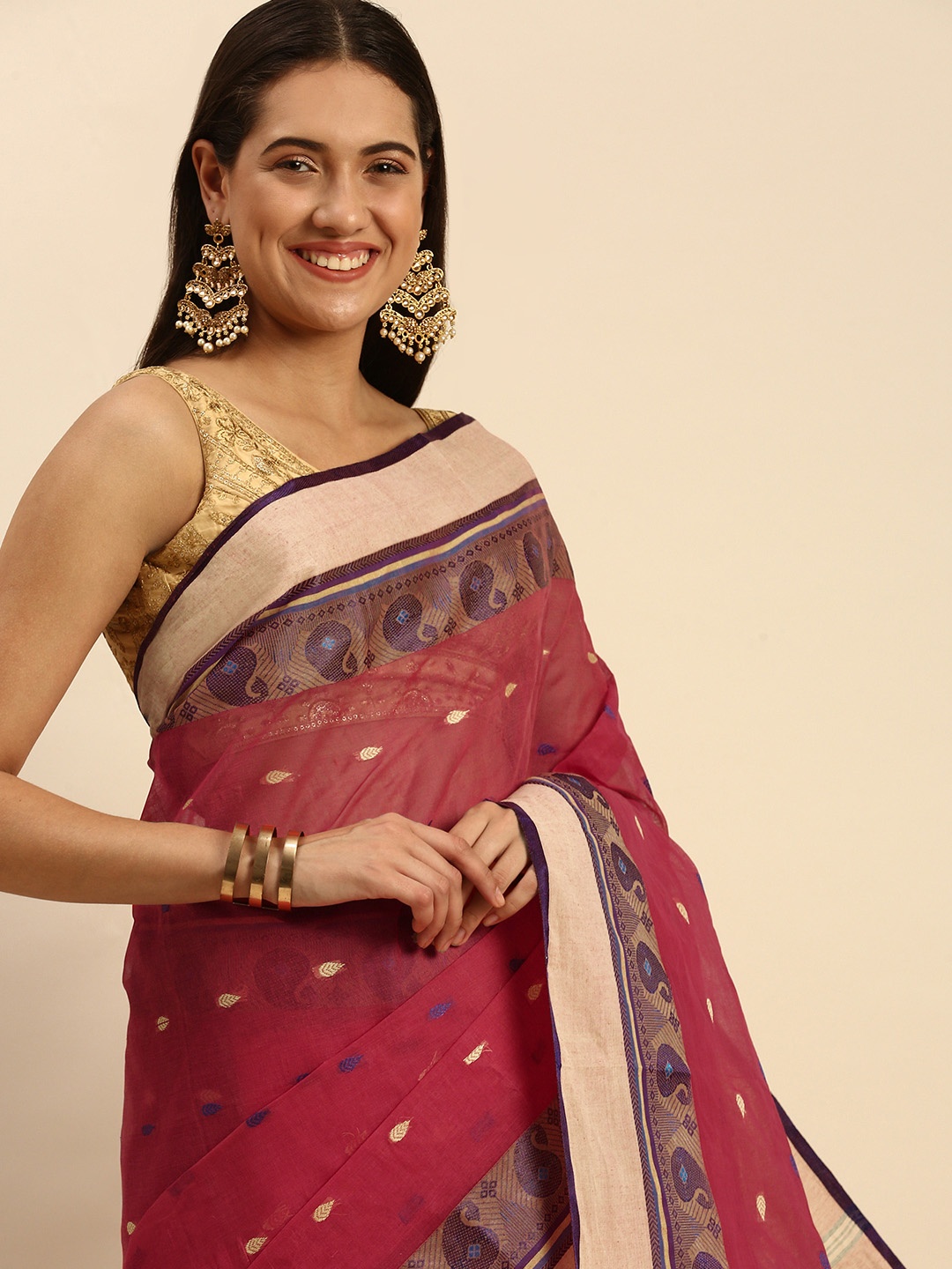 

DESH BIDESH Woven Design Pure Cotton Taant Saree, Red
