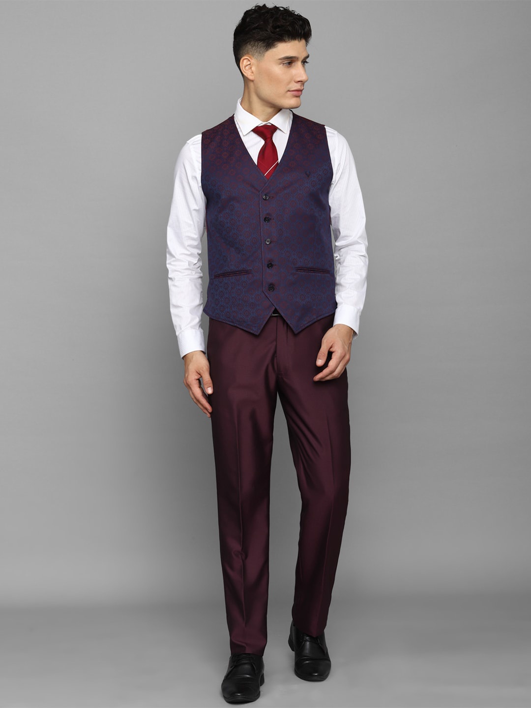 

Allen Solly Men Slim-Fit Single-Breasted Three-Piece Formal Suit, Maroon