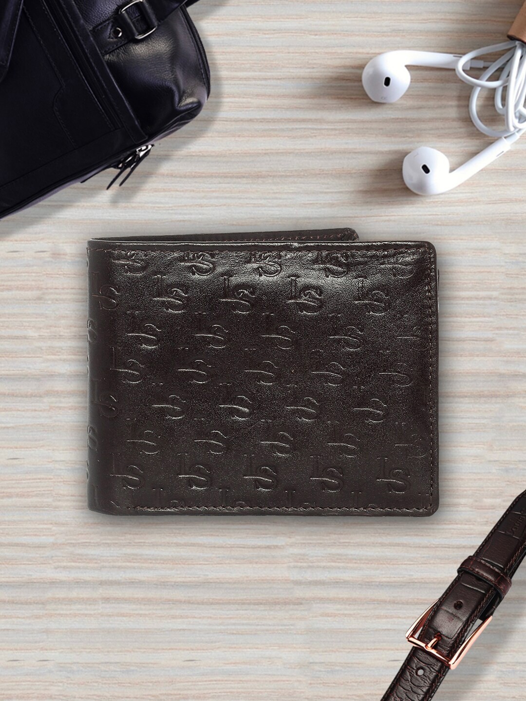

LOUIS STITCH Men Textured Leather Two Fold Wallet, Brown