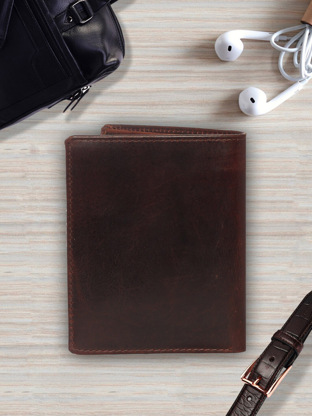 

LOUIS STITCH Men Textured Leather Two Fold Wallet, Brown