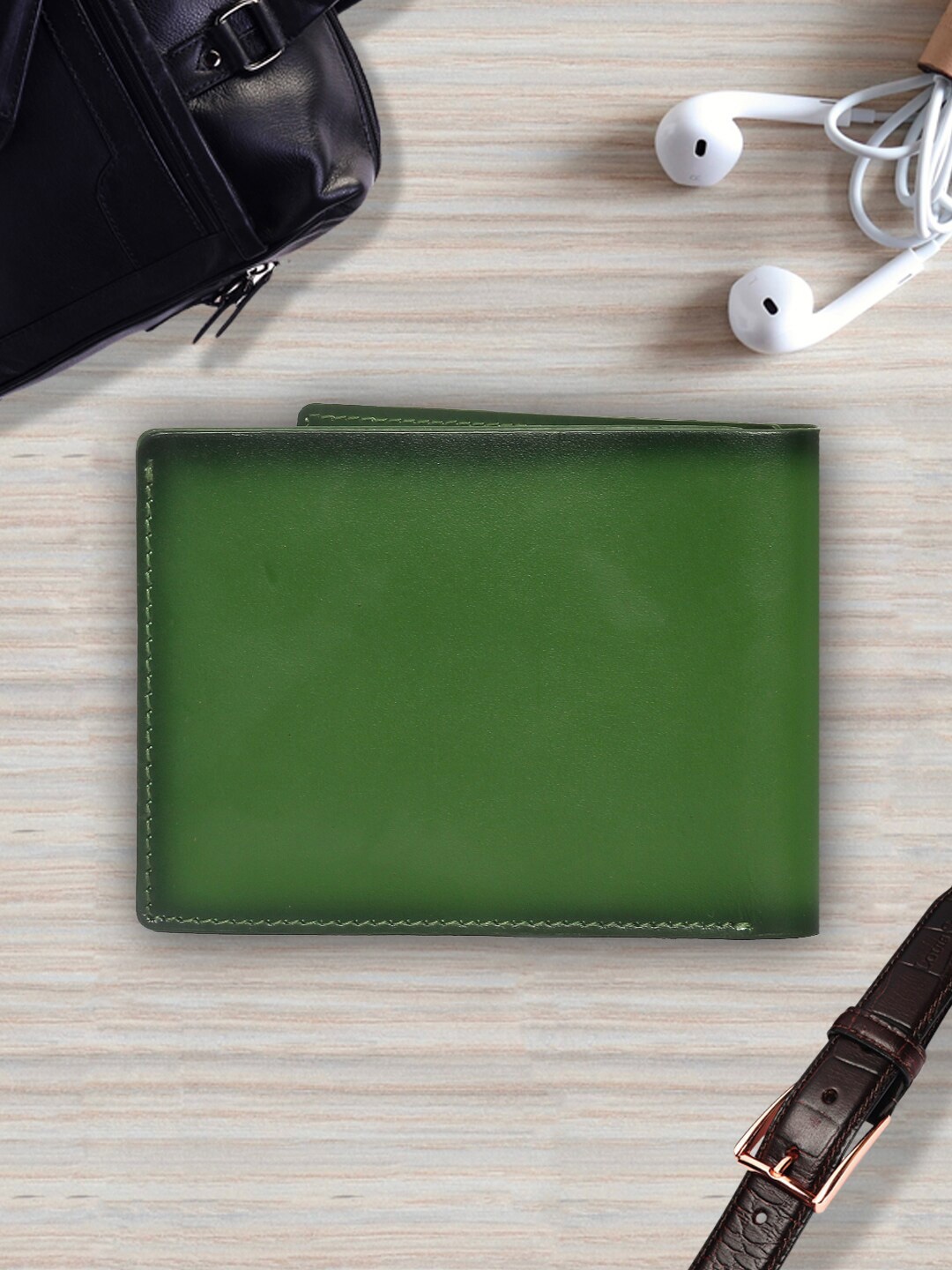 

LOUIS STITCH Men Textured Leather Two Fold Wallet, Green