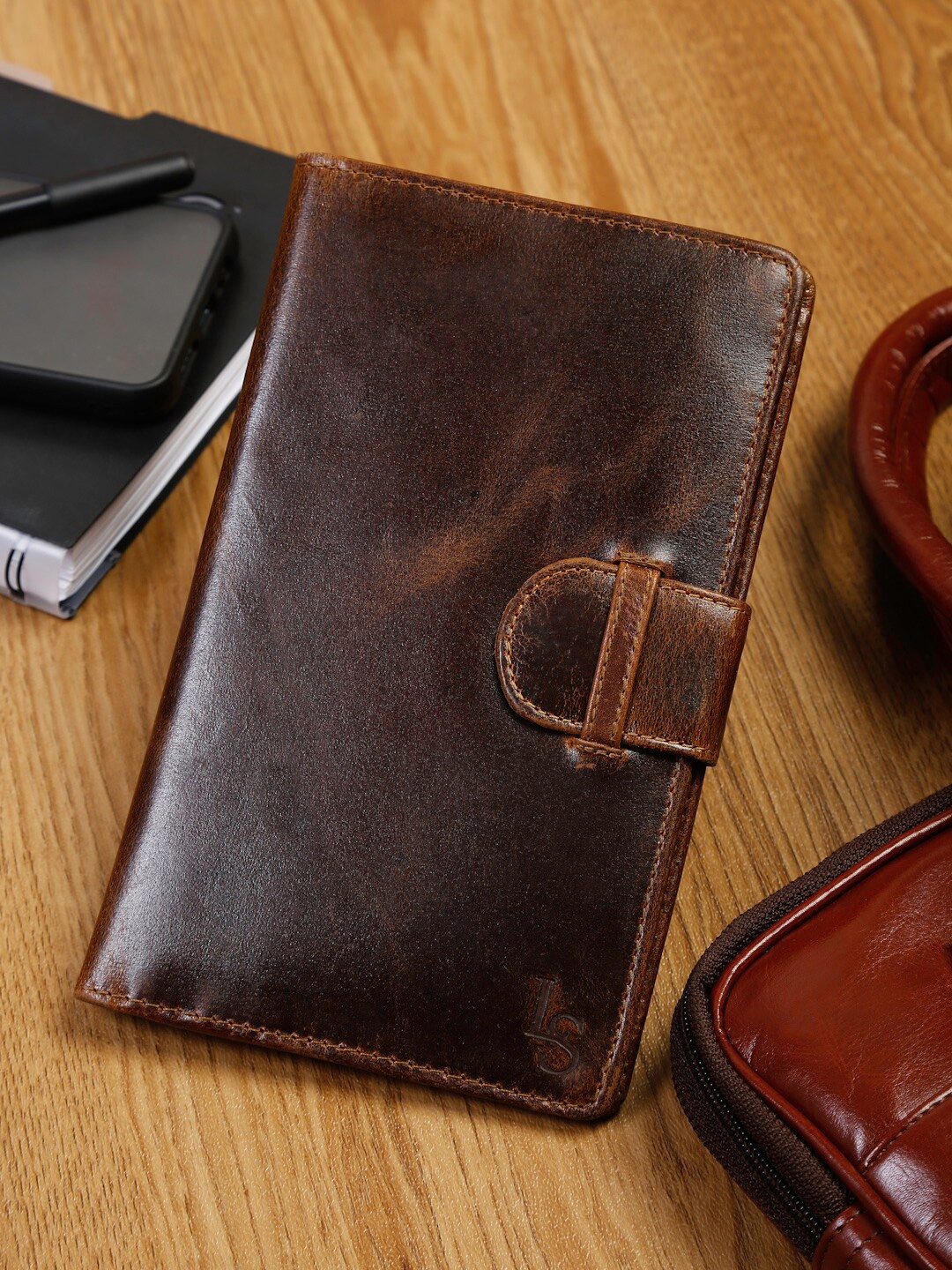 

LOUIS STITCH Men Leather Passport Holder, Brown