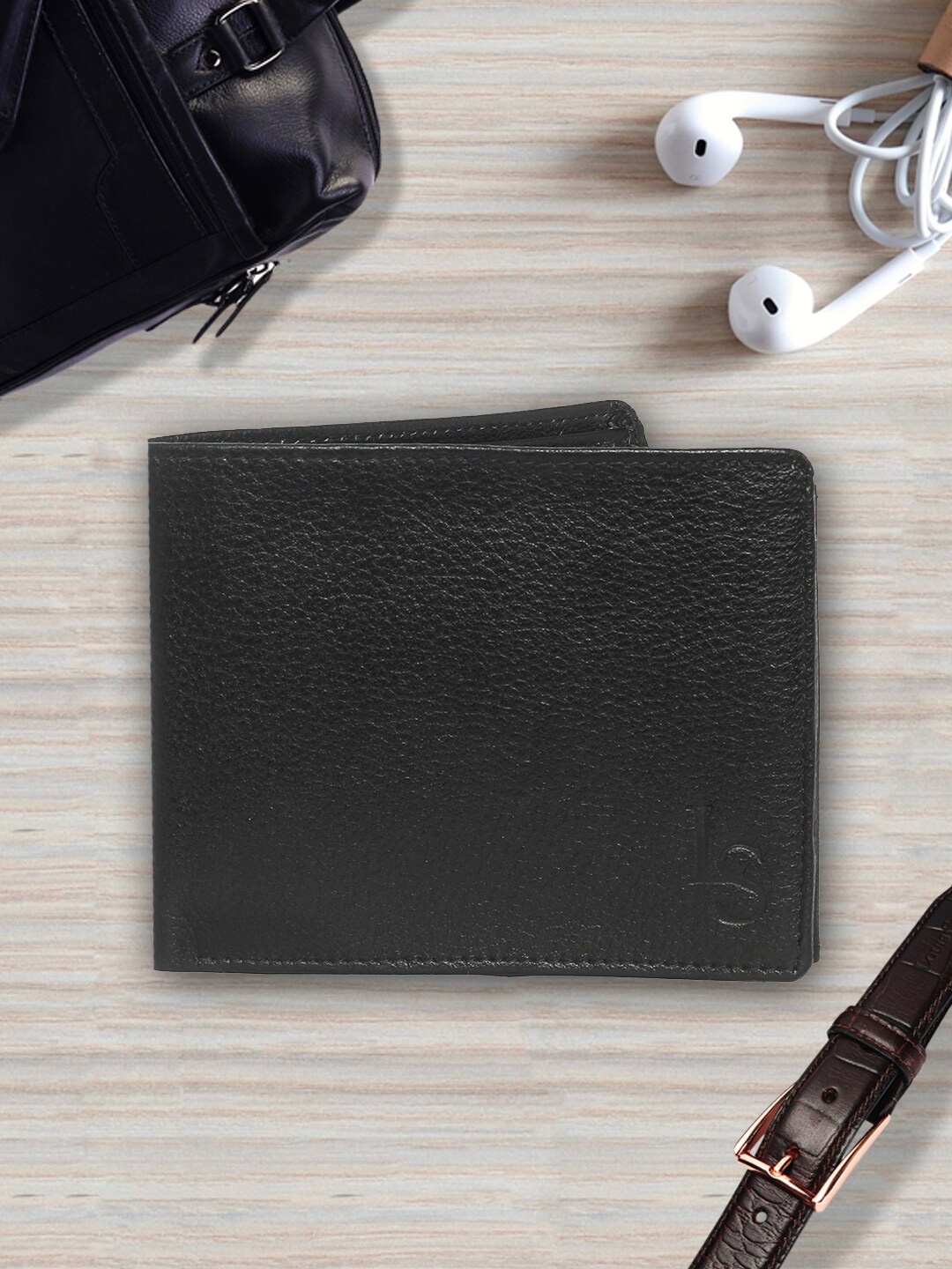 

LOUIS STITCH Men Textured Leather Two Fold Wallet, Black